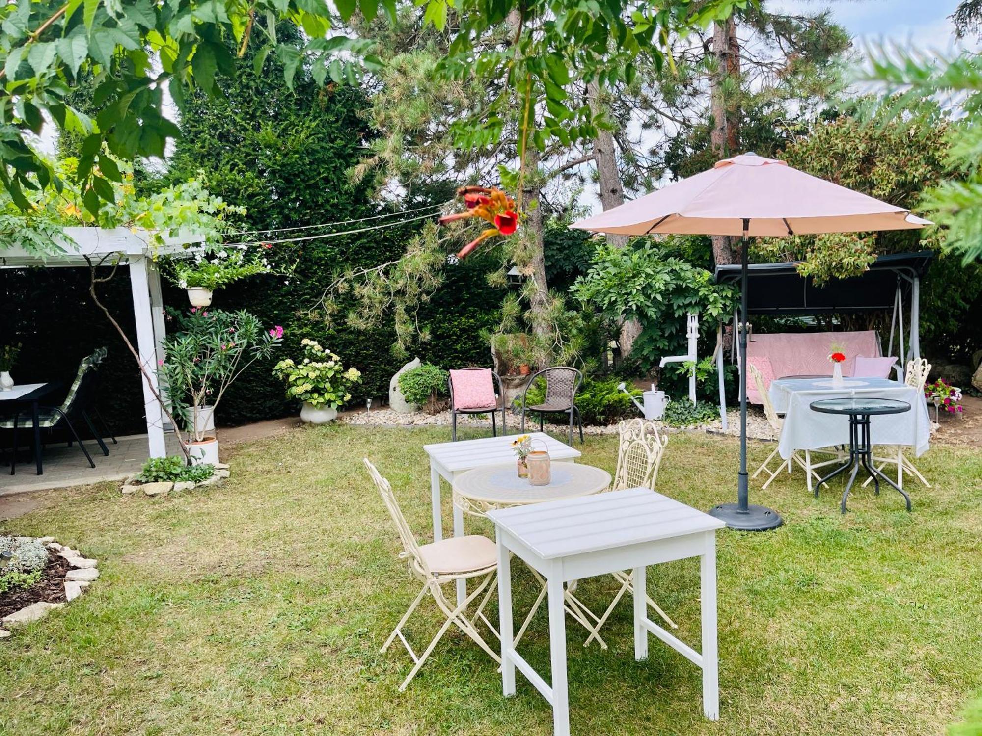Relaxační studio VERA s UBYTOVÁNÍM Valtice Exterior foto